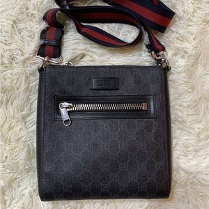 Gucci messenger bag